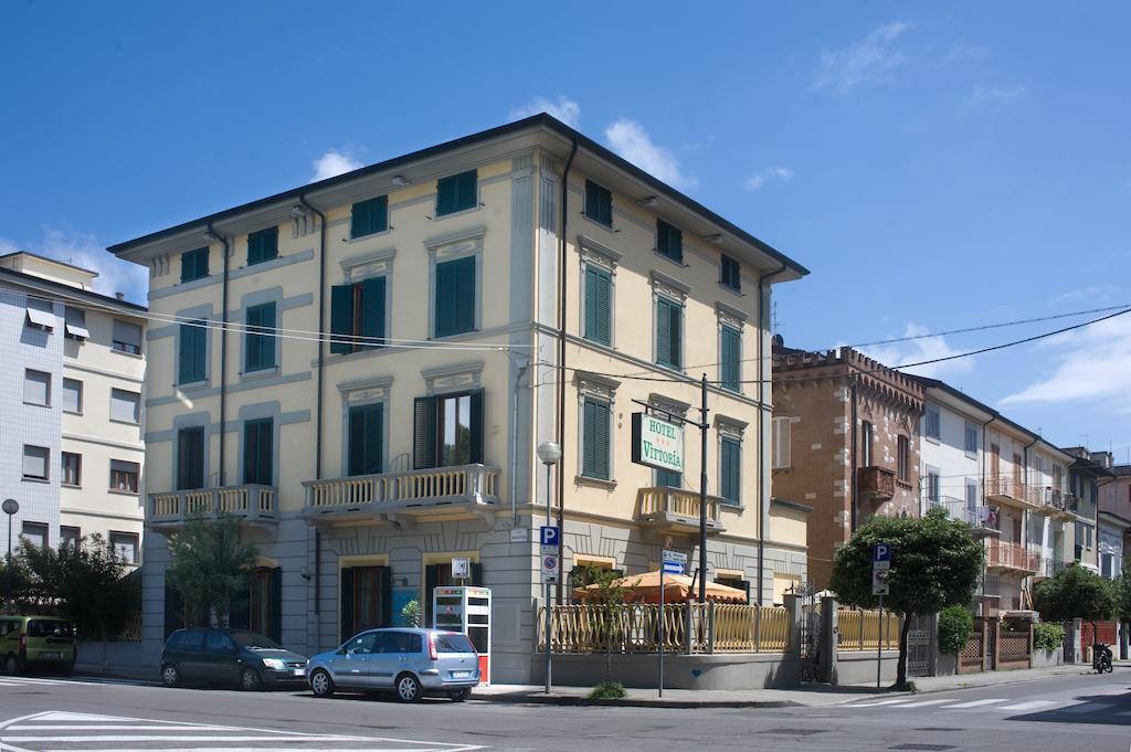 Hotel Vittoria Виареджо Экстерьер фото