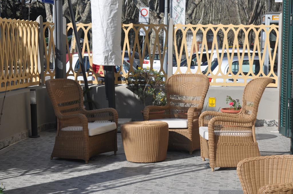Hotel Vittoria Виареджо Экстерьер фото