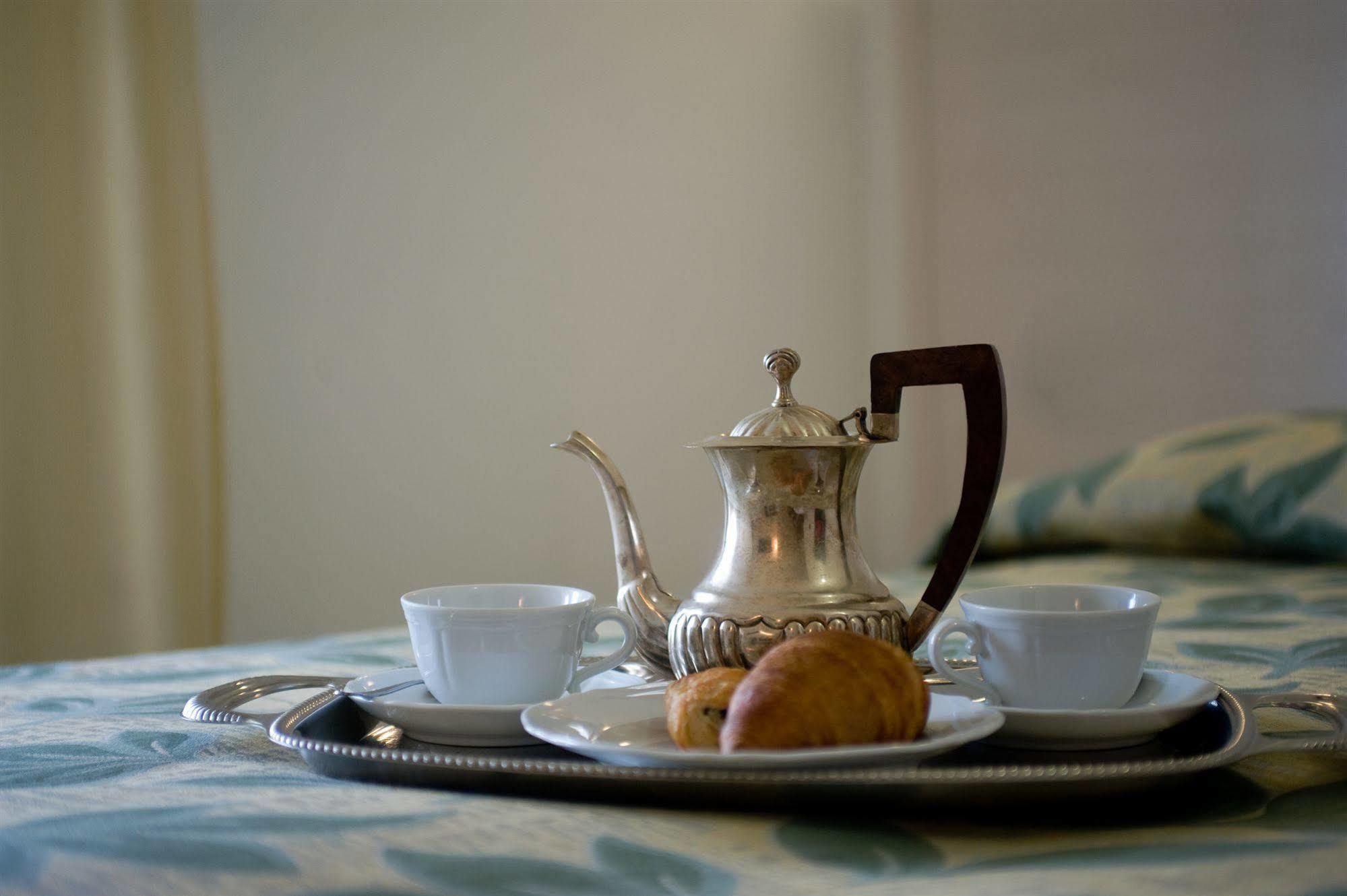 Hotel Vittoria Виареджо Экстерьер фото