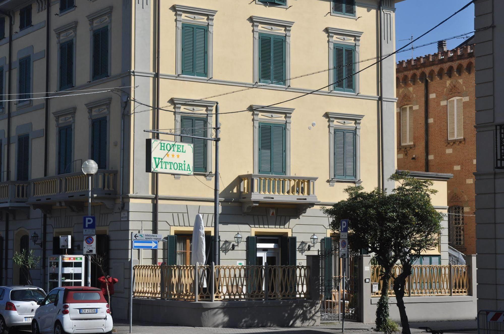 Hotel Vittoria Виареджо Экстерьер фото